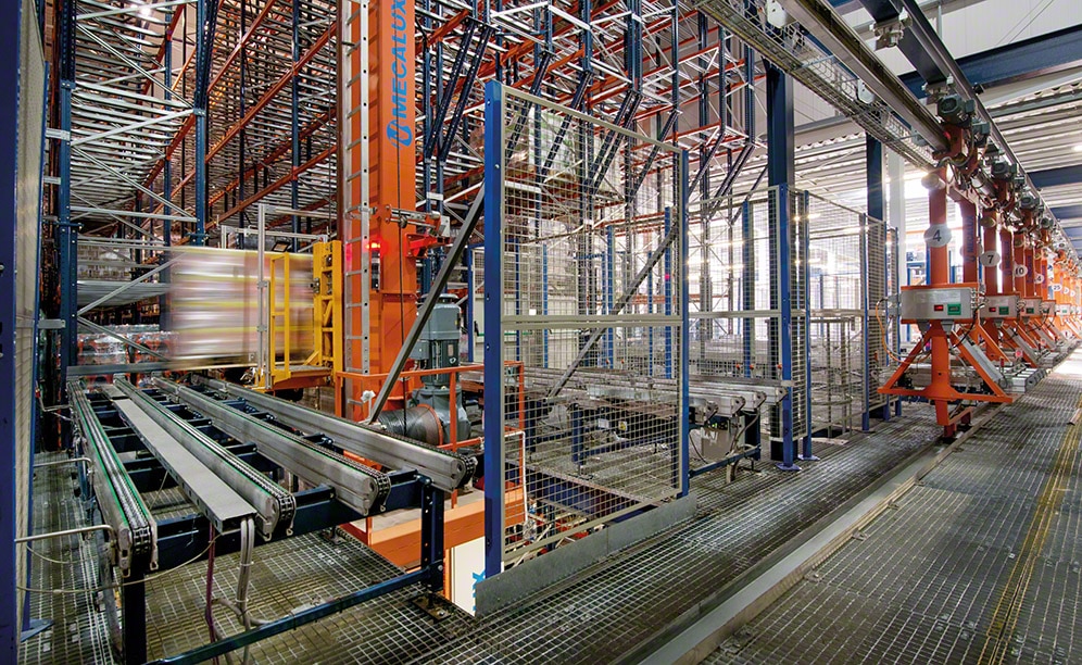 L'entrepôt automatique de Sokpol a une capacité de stockage de 28.400 palettes