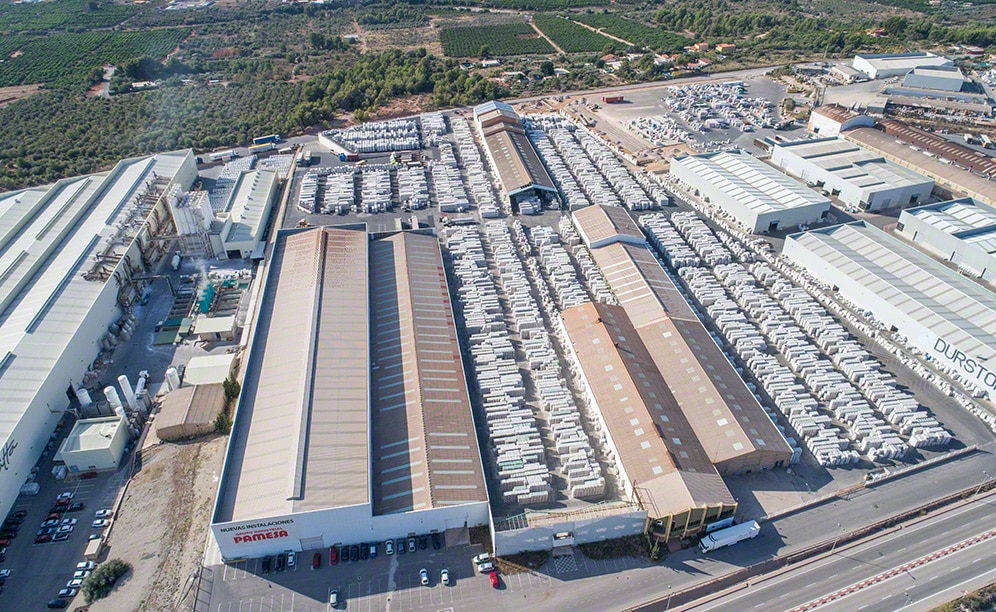 Entrepôt pour les carreaux en céramique du Groupe Pamesa en Castellón Entrepôt pour les carreaux en céramique du Groupe Pamesa en Castellón