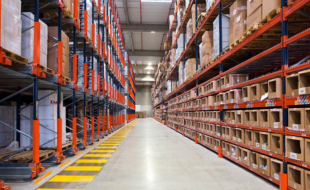 Une capacité de stockage de 73 000 palettes destinée au picking a été mise en place chez Orchestra, créateur de mode infantile français Une capacité de stockage de 73 000 palettes destinée au picking a été mise en place chez Orchestra, créateur de mode infantile français