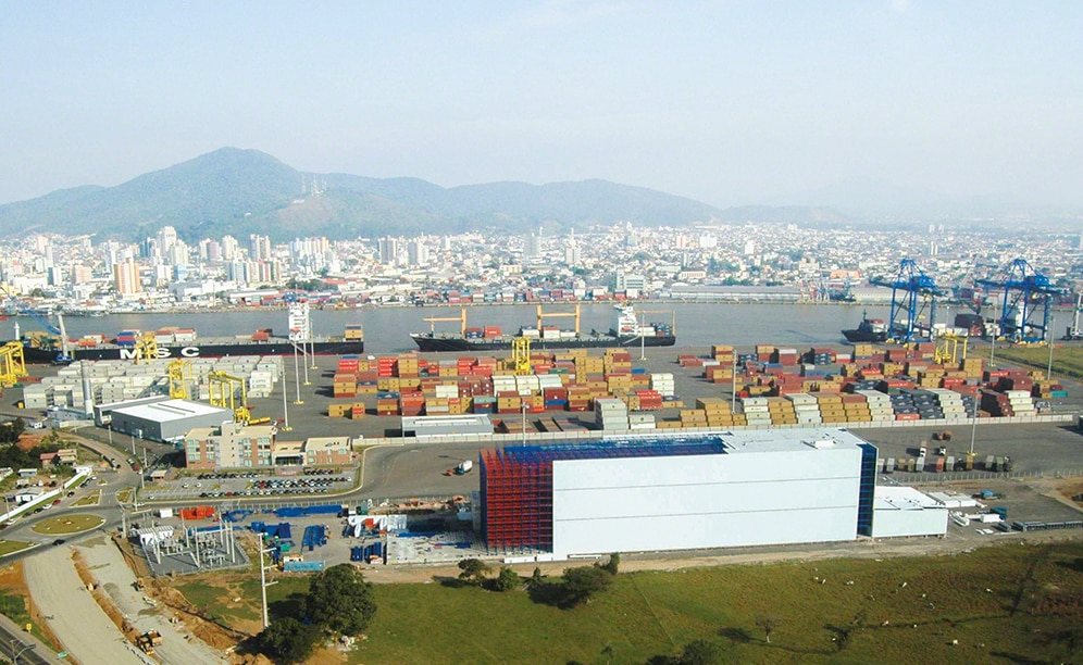 L’entrepôt autoportant est intégrée au terminal portuaire de Navegantes au Brésil