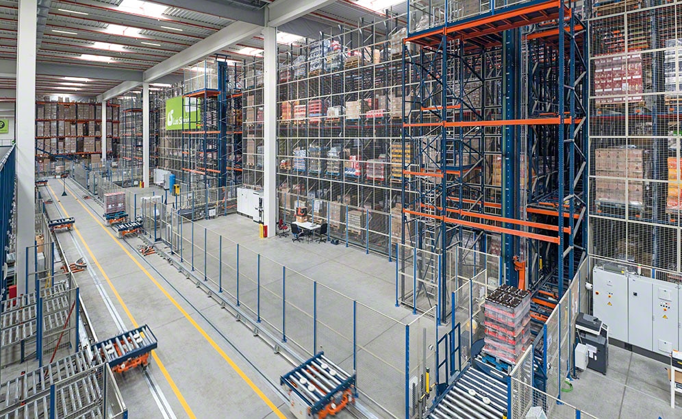 Système monorail électrique au sol de Luís Simões pour organiser les expéditions Système monorail électrique au sol de Luís Simões pour organiser les expéditions