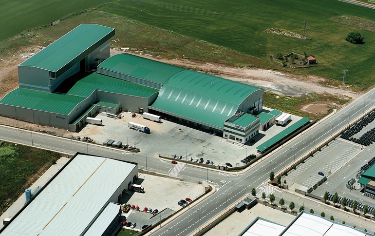 Entrepôt consacré à la logistique de produits alimentaires réfrigérés et congelés.