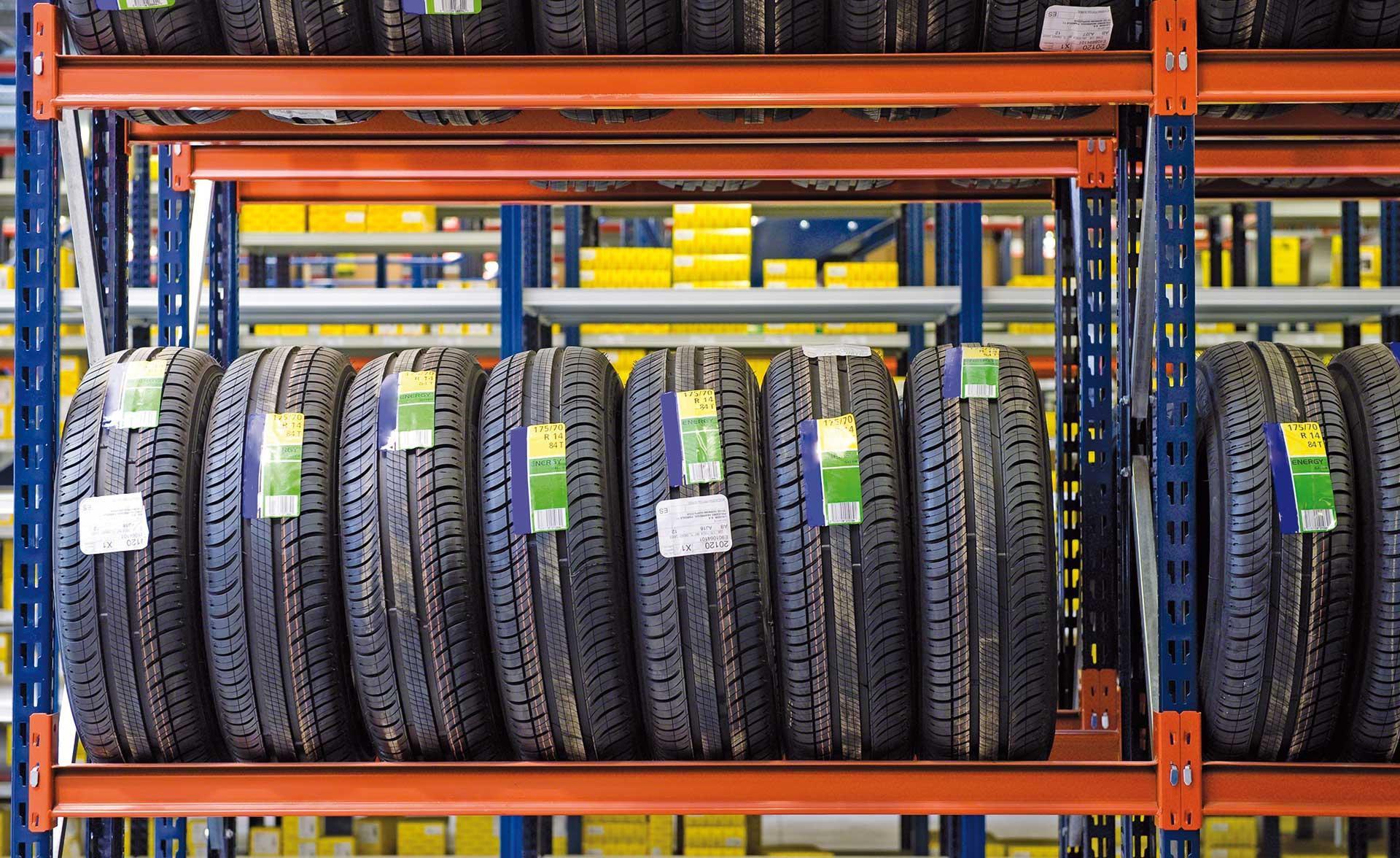 Tout sur le stockage de pneus en entrepôt